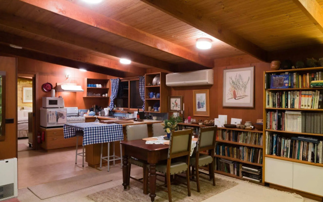 The Burrow At Wombat Bend