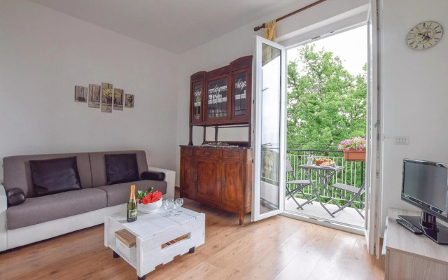 Awesome Apartment in Bracco - Moneglia With 1 Bedrooms and Wifi