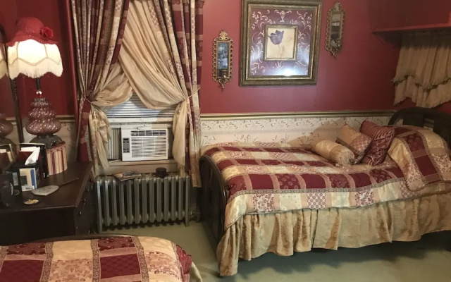 Armour's Hotel