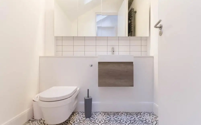 NEW 3 Double Bed House Ravenscourt Park Zone 2