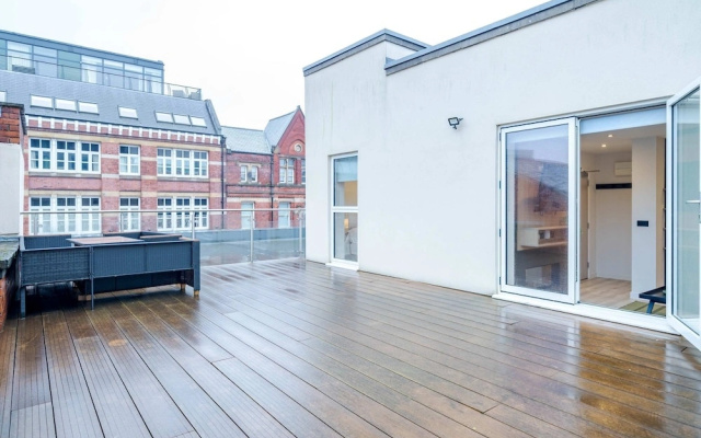 Leeds City-centre 1-bed With Private Roof Terrace