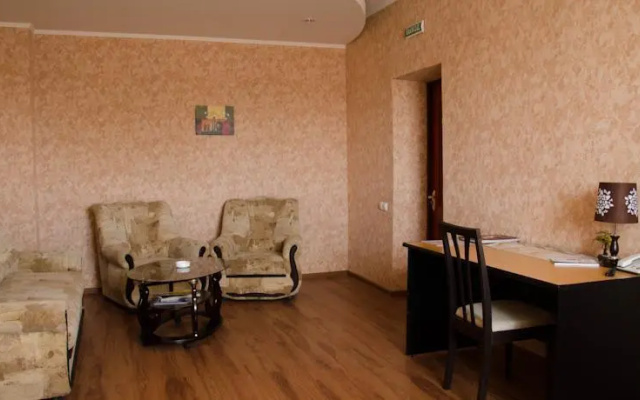 City Hotel