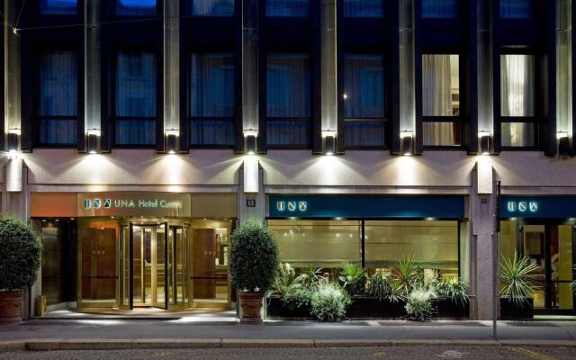 Отель UNAHOTELS Cusani Milano вид на фасад
