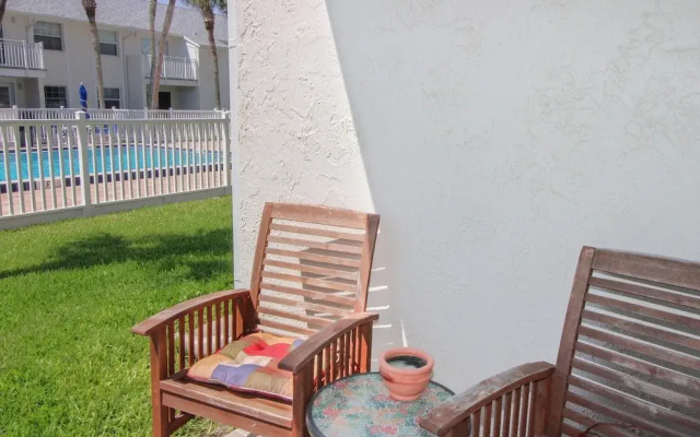 Colony Beach Club 105
