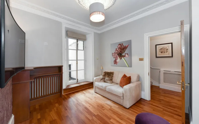 London Lifestyle - Knightsbridge II