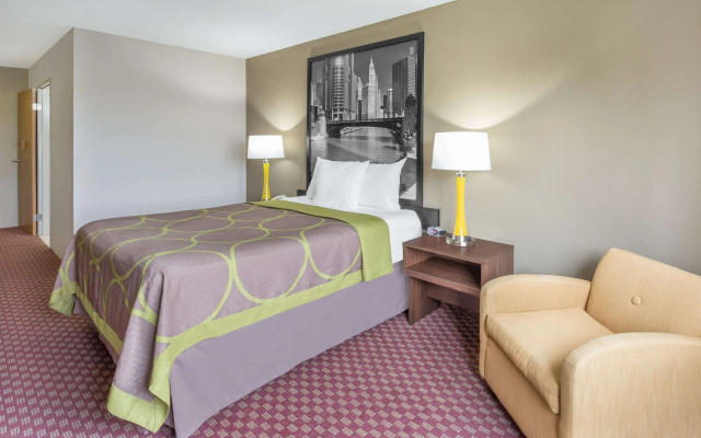Super 8 by Wyndham Hebron Lowell Area