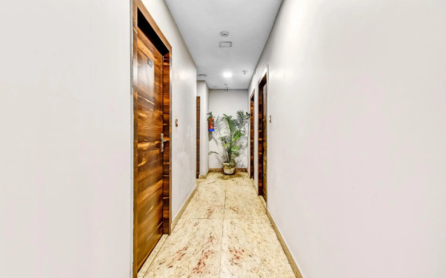 OYO Townhouse 567 MB International