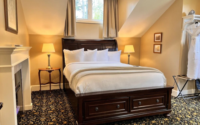 Woodstone Manor Inc