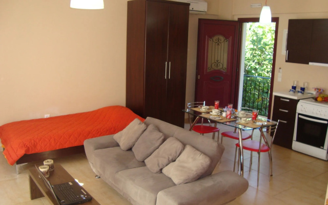 Mikros Gialos Apartments