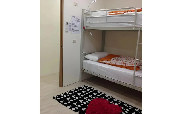 Pineapple Backpackers Hostel