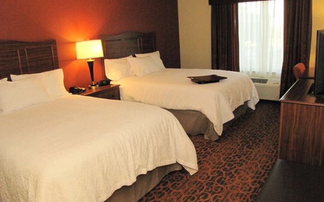 Hampton Inn & Suites Jamestown, ND