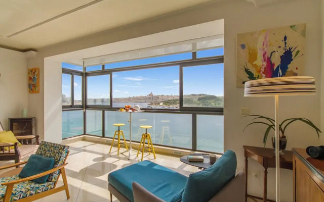 A Magnificent Sunny Seafront Apart Sliema