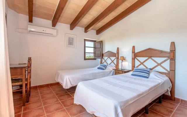 Villa in Alcudia With Private Pool & Terrace