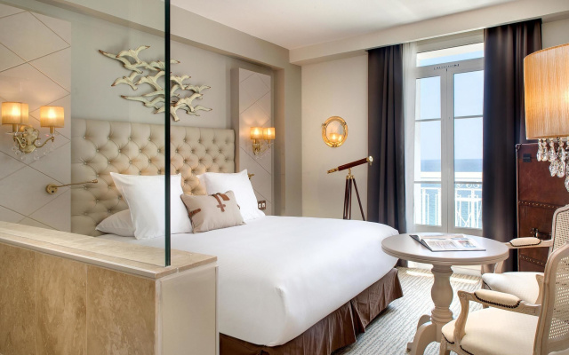 Grand Hotel Des Sablettes Plage, Curio Collection By Hilton