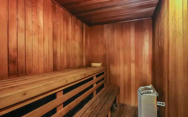 Spacious 2 Bedroom Apartment With Panoramic Views