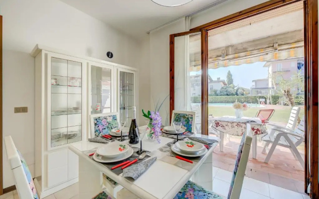 Lella Apartment Front Beach Garda lake