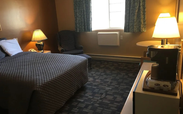 Lakeside Motor Inn