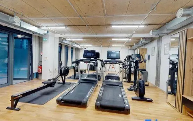 Room 1208 in a premium residence- Sport/laundry