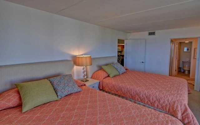 Edgewater 507 Minium 3 Bedroom Condo by RedAwning