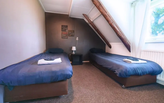 Detached Atmospheric Farmhouse with Large Garden & Privacy near Dalfsen