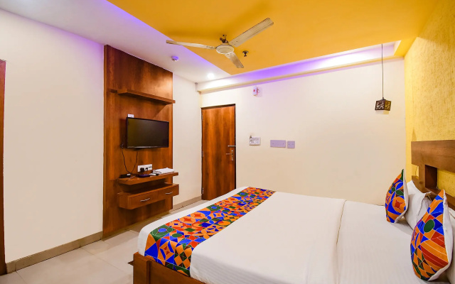 Capital O 11408 Hotel Sai Jagannath