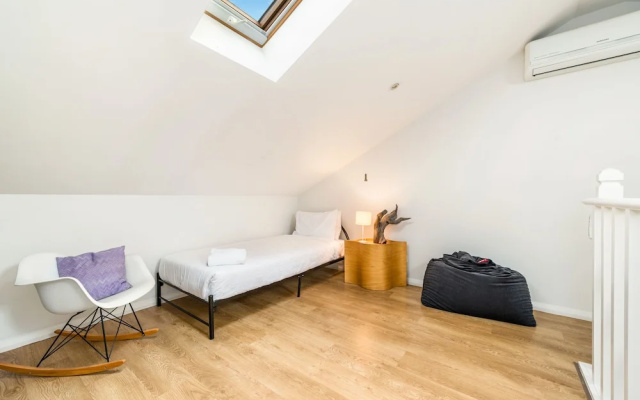 Double Storey Sydney Home Near Sydney Uni