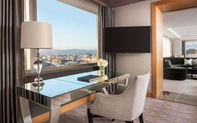 The Ritz-Carlton, Los Angeles