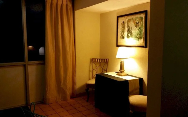 Candlelight Inn & Suites - Montgomery