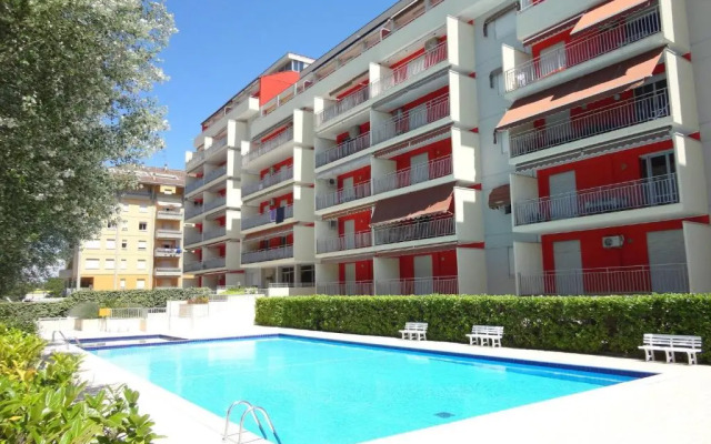 Beautiful Beach Apartment With Shared Swimming Pool