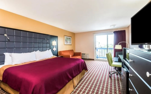 Days Inn By Wyndham Middletown Newport Area