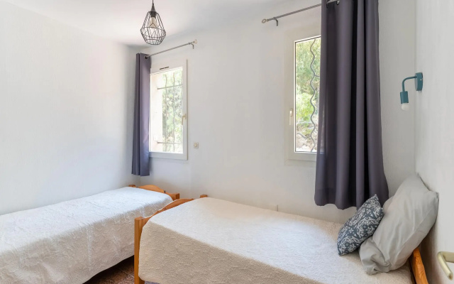 Minerve Holiday Home With Garden