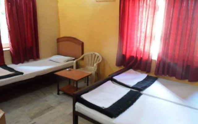 Hotel Monica Lodging And Bording
