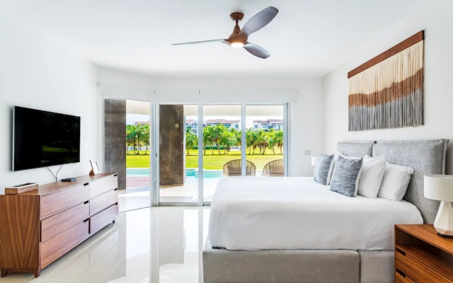 Casa Bellisima ! 2 bedroom swim up 2 Apts by RedAwning