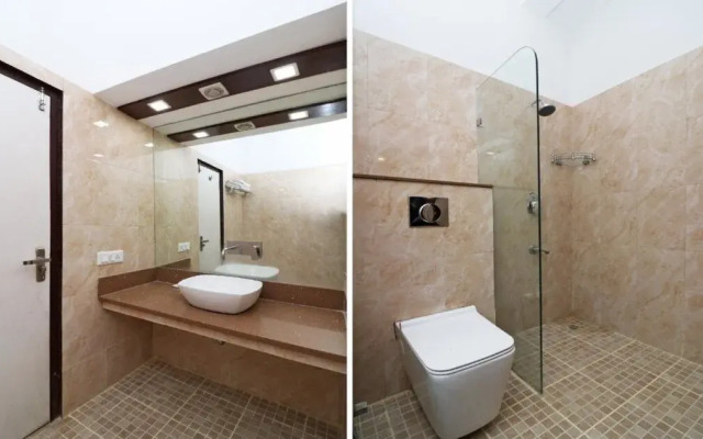 The Central Palm Hotel by OYO Rooms