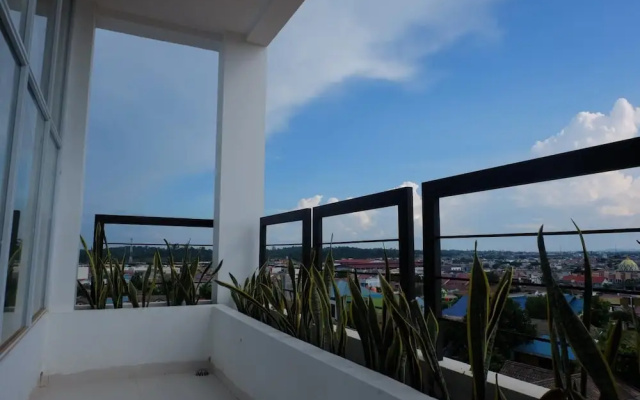 Sky Inn Express Hotel