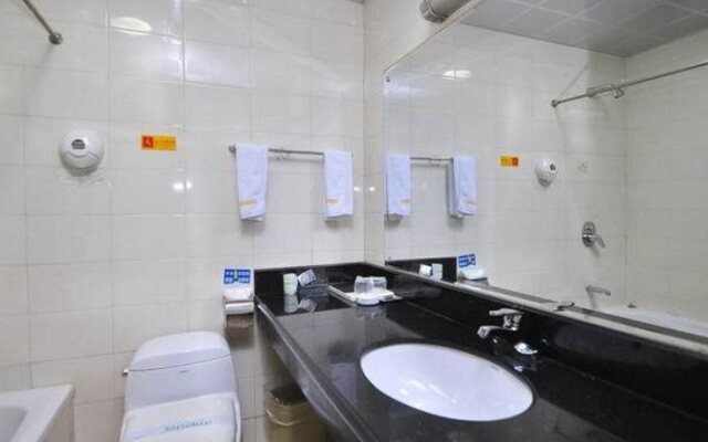 Yuxi Hui Jing Hotel