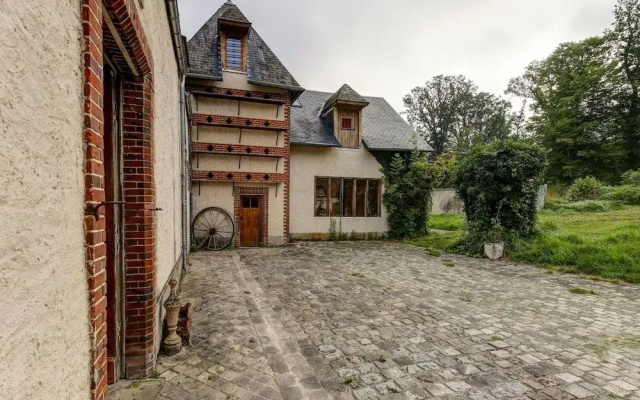 Pleasant Holiday Home in Raizeux With Garden
