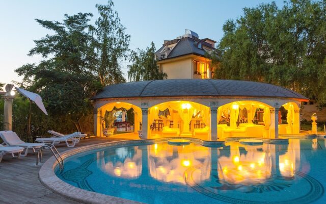 Golden Pearl Hotel вид на фасад