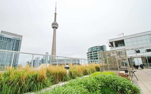 Presidential 1 Bedroom Condo across CN Tower 1