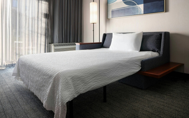 Courtyard by Marriott Bakersfield