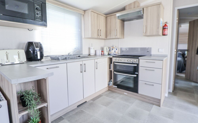 V9 Ty Mawr Holiday Park