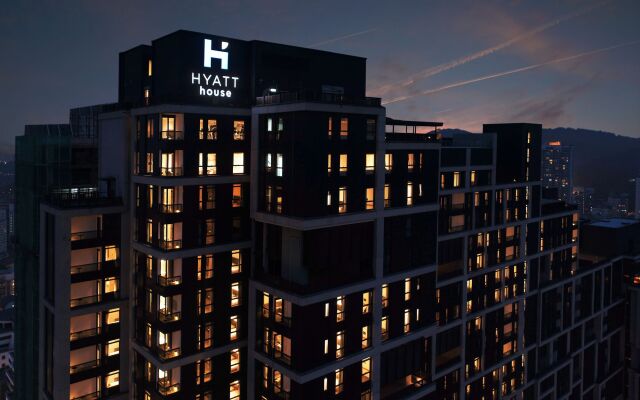 Отель Hyatt House Kuala Lumpur, Mont Kiara Малайзия, Куала-Лумпур - отзывы, цены и фото номеров - забронировать отель Hyatt House Kuala Lumpur, Mont Kiara онлайн вид на фасад