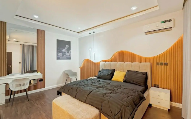 Bee-City Apartment