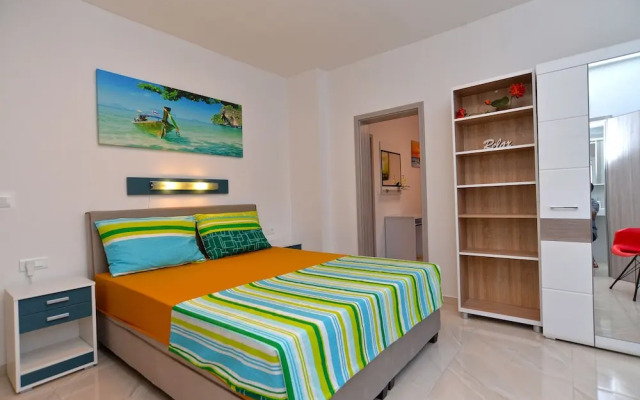 Apartment 925