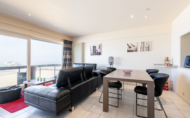 Apartment in Blankenberge With Sea View