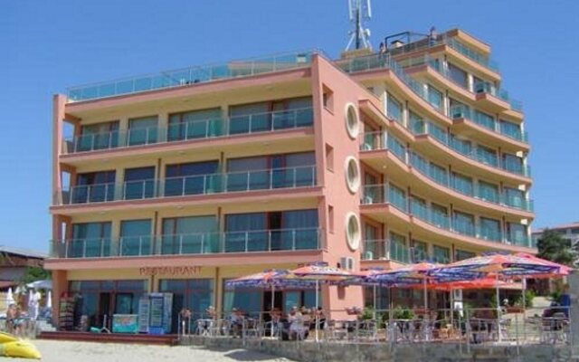 Отель Sunny Bay Болгария, Солнечный берег - отзывы, цены и фото номеров - забронировать отель Sunny Bay онлайн вид на фасад