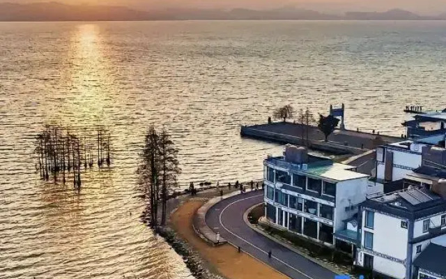 Er'erli Yinluxury Homestay (Dali Caicun Wharf Branch)