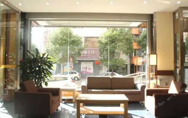 Отель Motel 168 Zhongshan Xinzhong Road Inn интерьер отеля