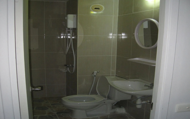 DMK Donmueang Airport Guesthouse
