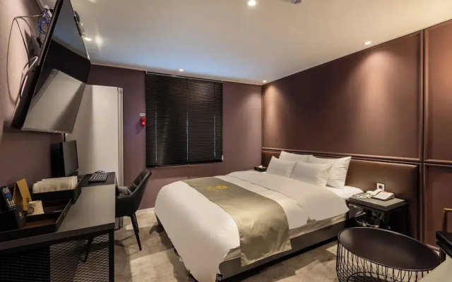 Avenue S Hotel